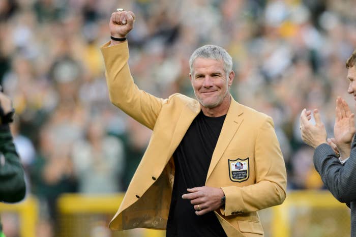 Brett Favre Packers Honor 2016 Cowboys Lambeau Field