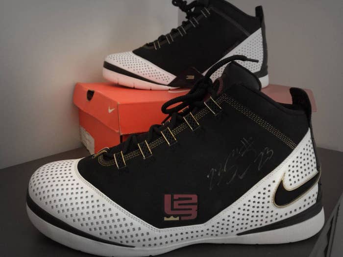 The Best Sneakers on Sole Collector's Marketplace for August 2017 Complex