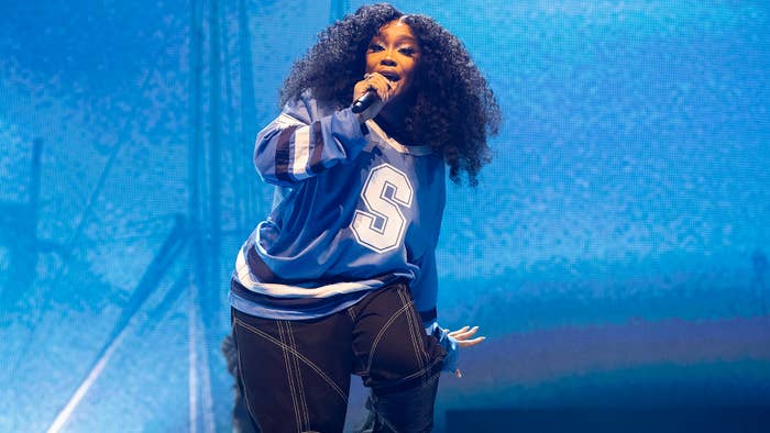 SZA performing SOS in Vancouver