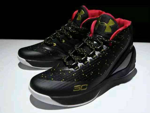 Under Armour Curry 3 Black/Gold Red (1)
