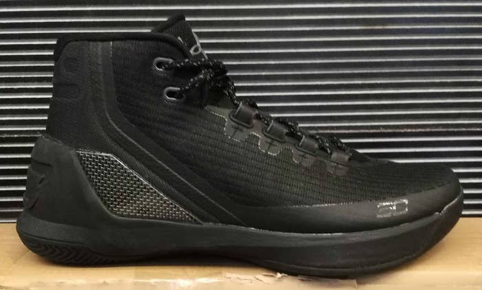 Under Armour Curry 3 Blackout (1)