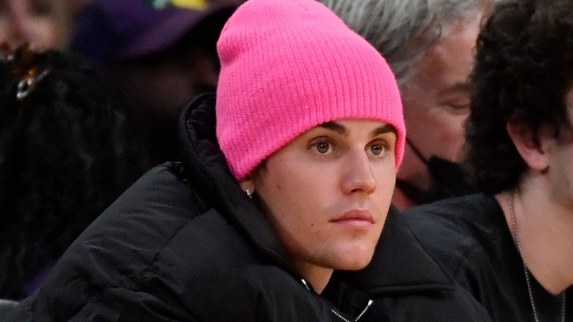 Justin Bieber sits curtsied at the Staples Center