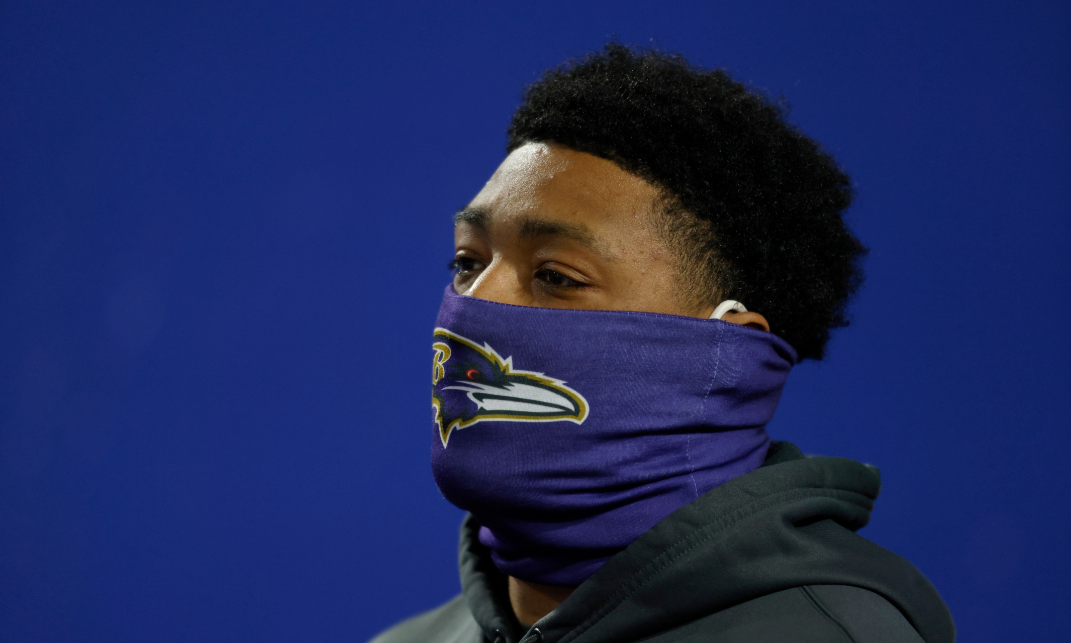 Ravens' Malik Harrison struck by stray bullet in Cleveland, suffers  non-life threatening injury 