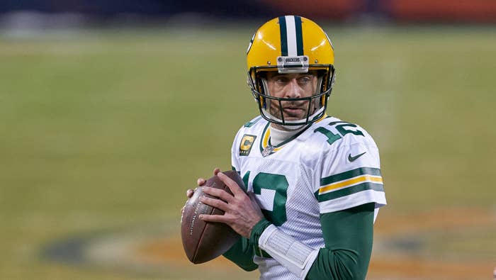 aaron rodgers signs huge deal