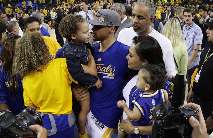 Ayesha and Steph Curry with their two kids, Riley and Ryan in 2016.