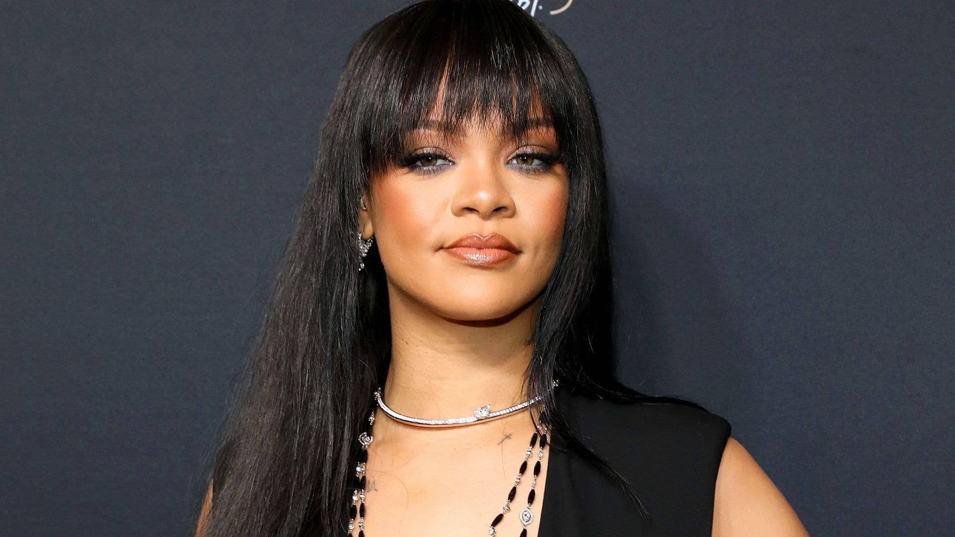 Rihanna Dressed As Gunna For Halloween  Rihanna dress, Rihanna, Leather  waistcoat