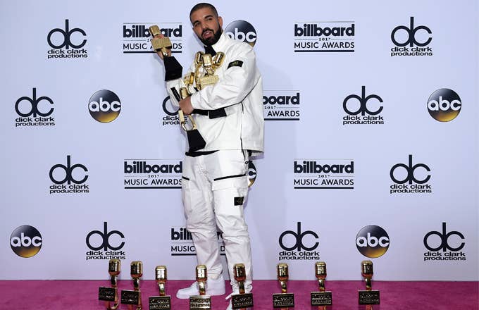 Drake at the 2017 Billboard Awards