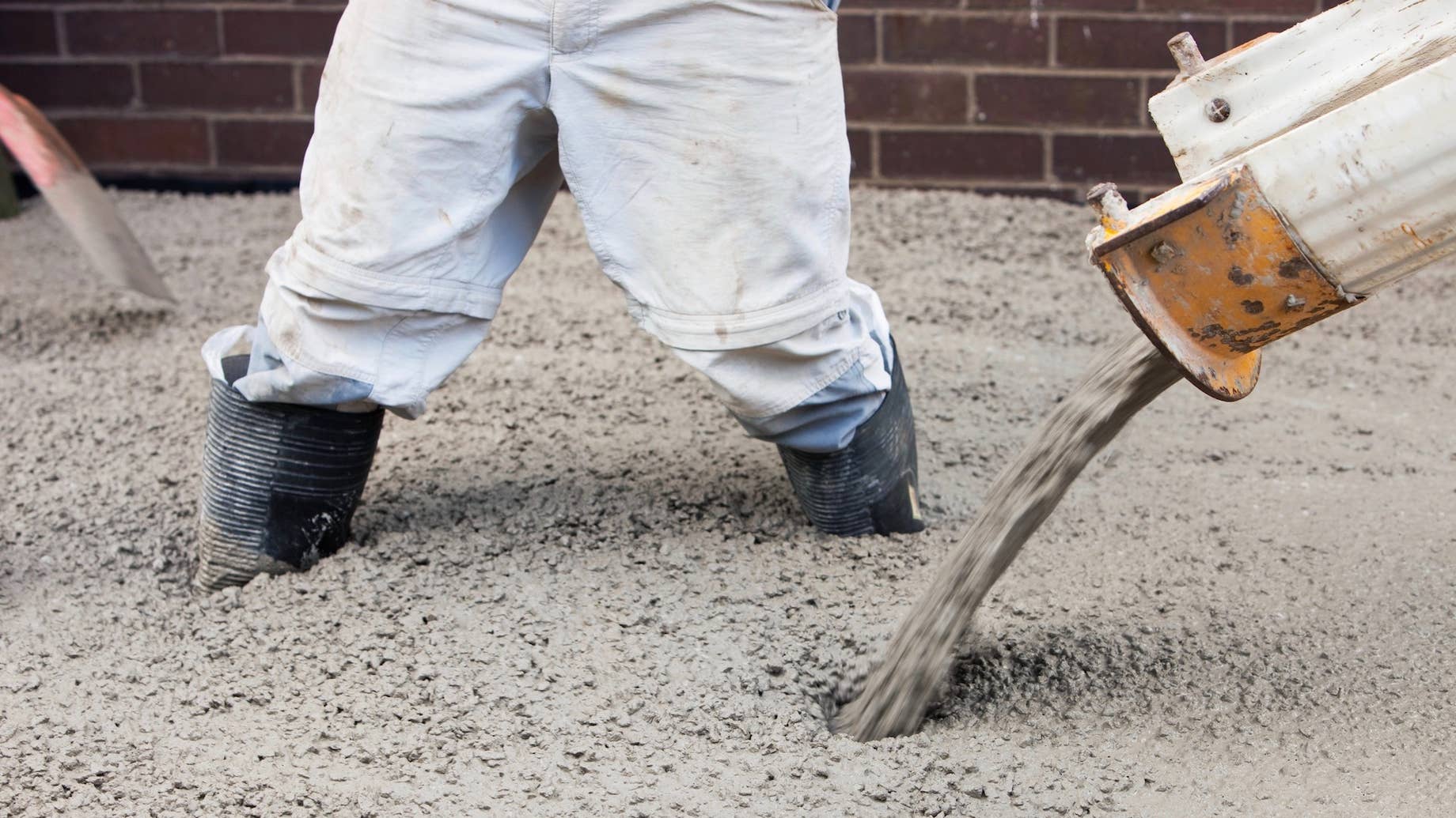 Boy Hospitalized With Chemical Burns Caused by Wet Cement | Complex