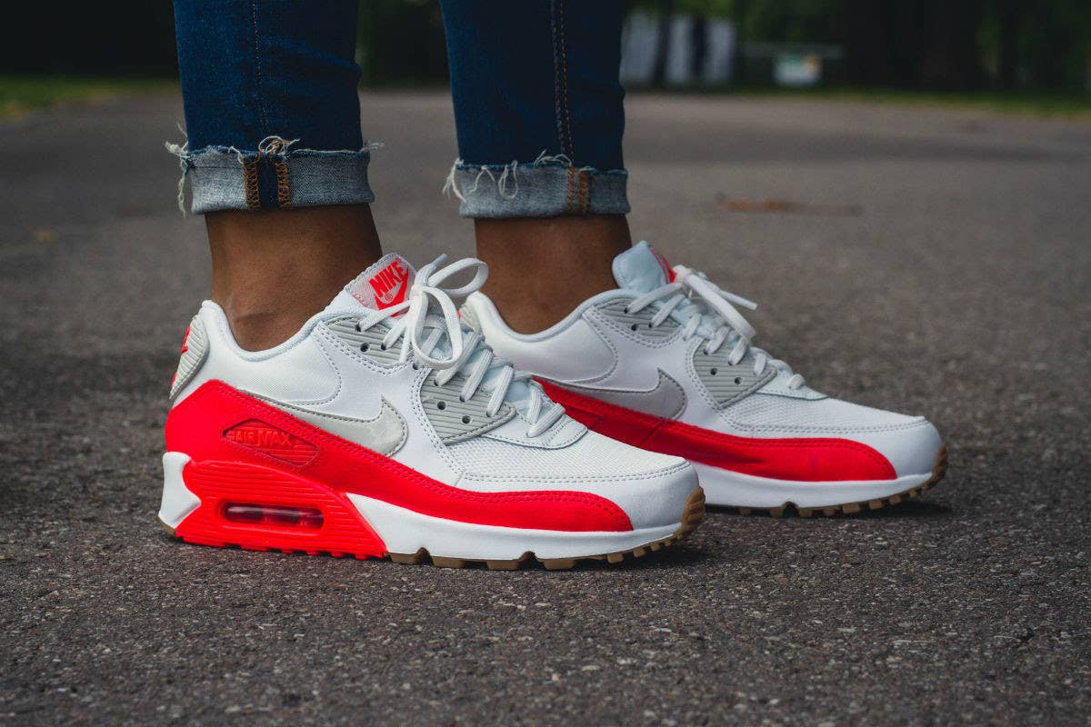 Afwijking cruise Stiptheid Bright Crimson Splashed on This Air Max 90 for Women | Complex