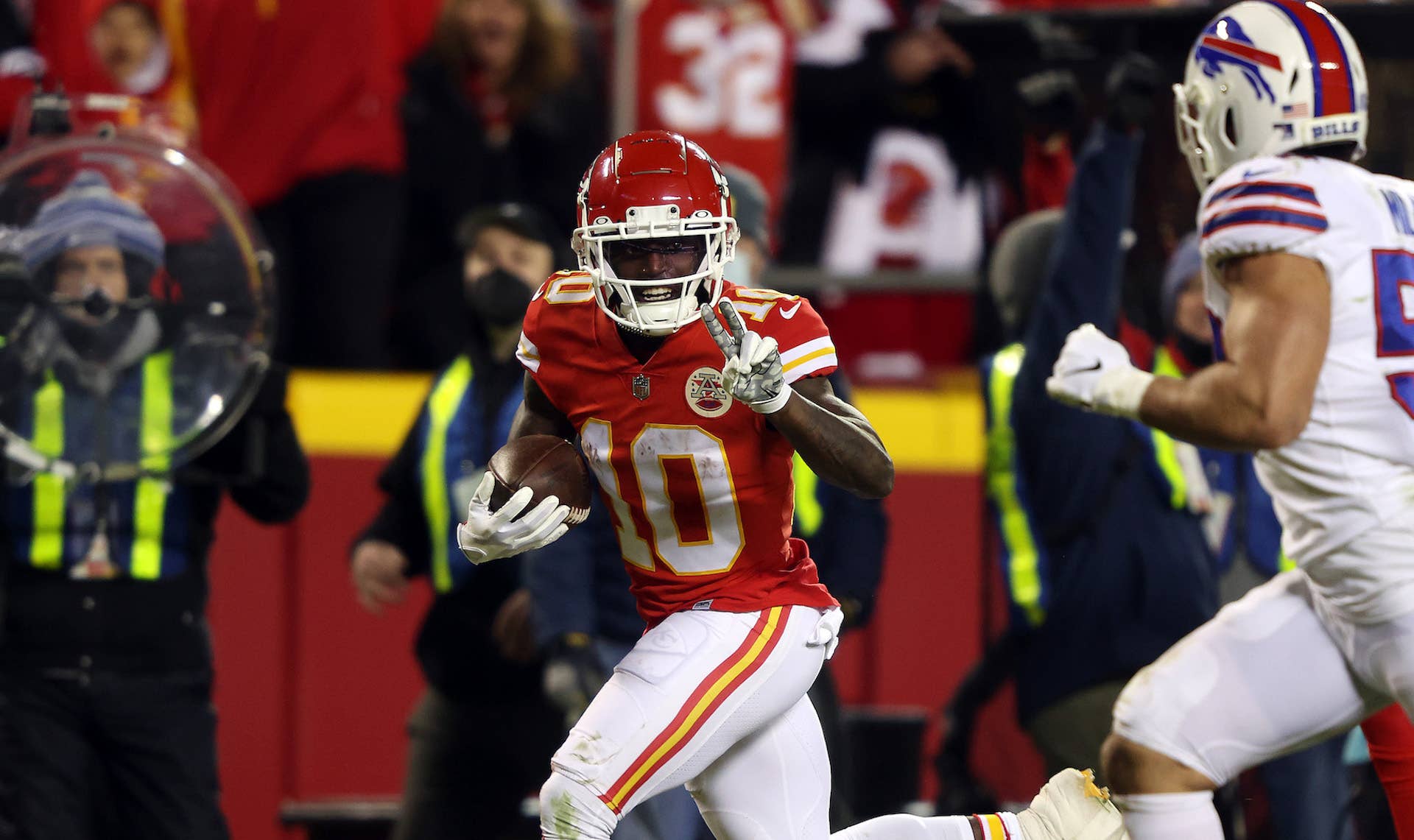 People React to Kansas City Chiefs Trading Tyreek Hill to Dolphins
