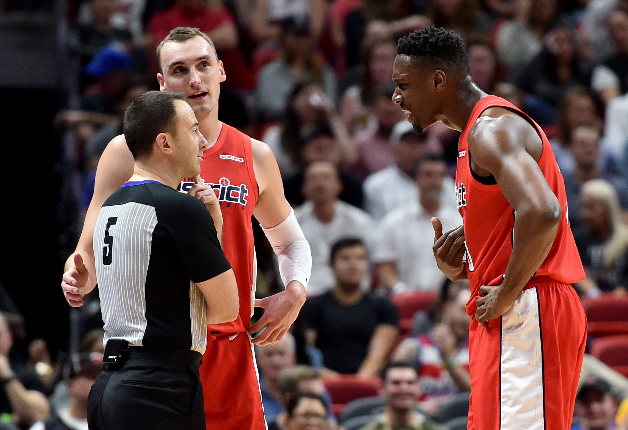 Ian Mahinmi Wizards Heat 2019