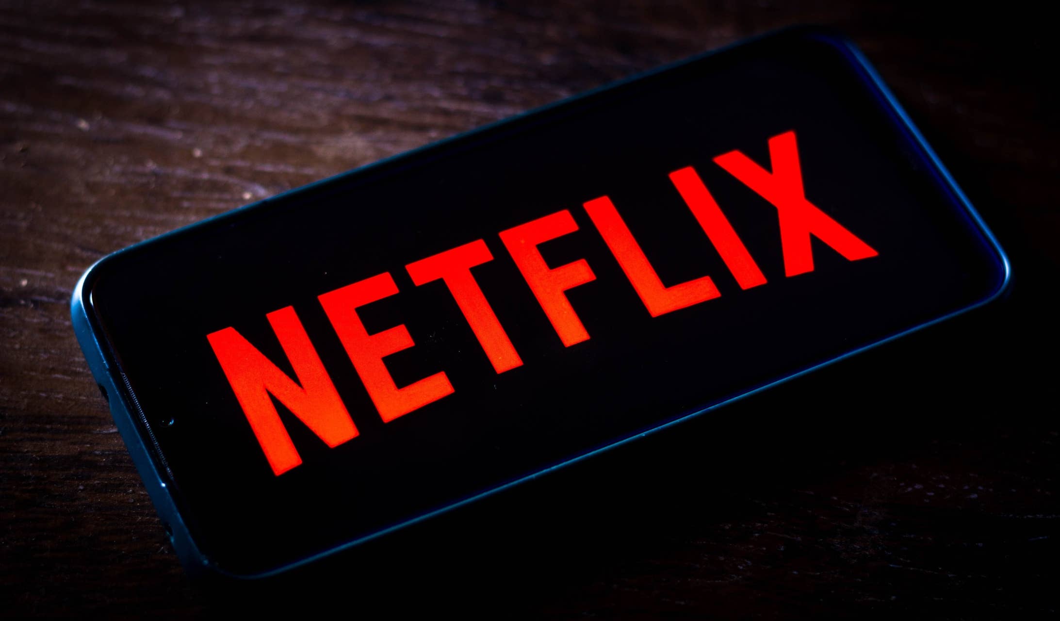 Netflix Testing Extra Fee For Subscribers Sharing Passwords – Deadline