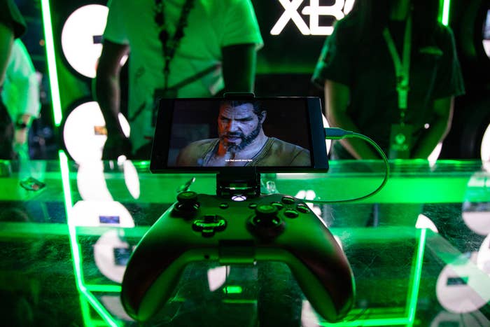 Xbox controller at E3 2019