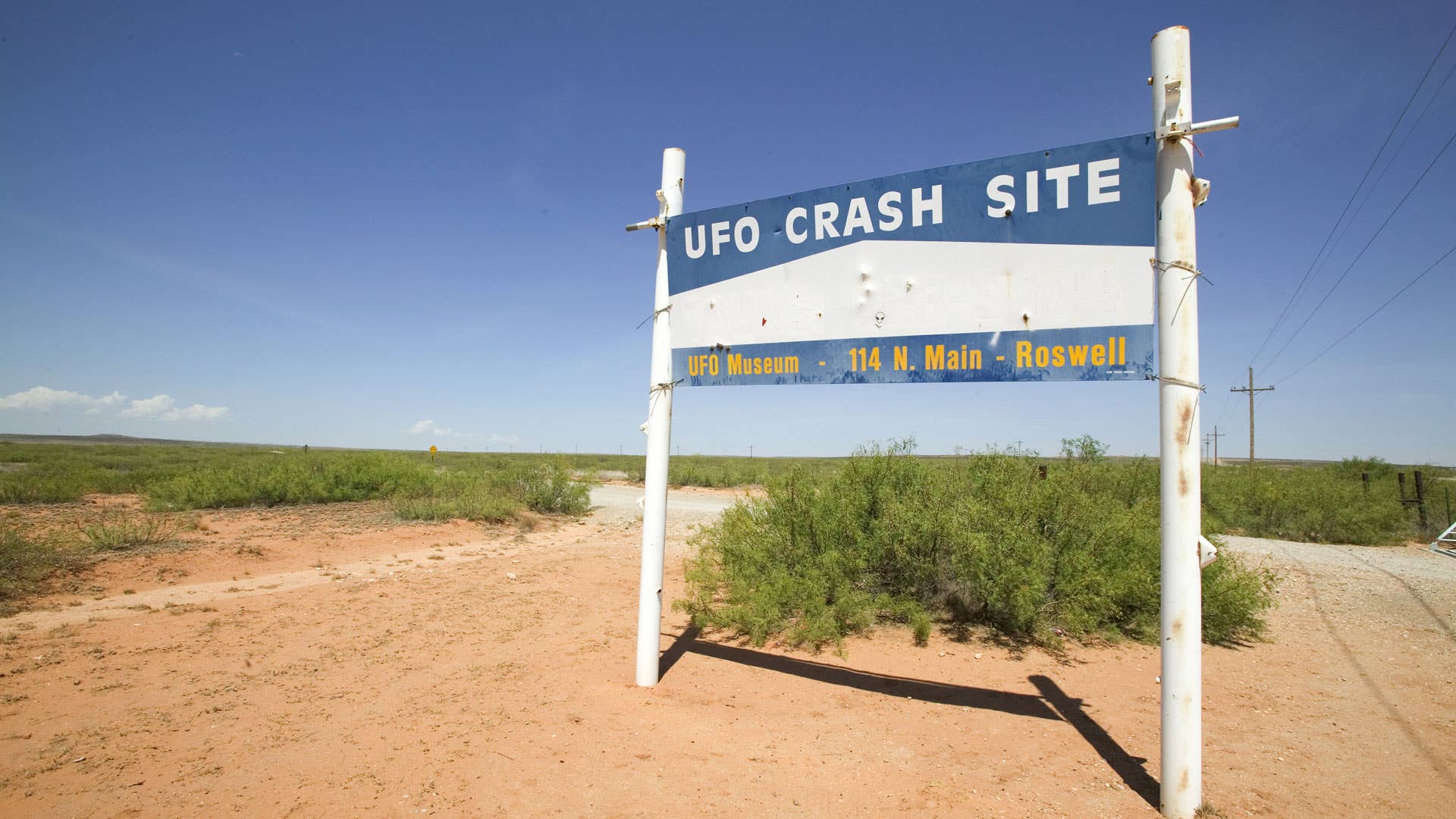 A sign commemorating the alleged UFO crash at Roswell.