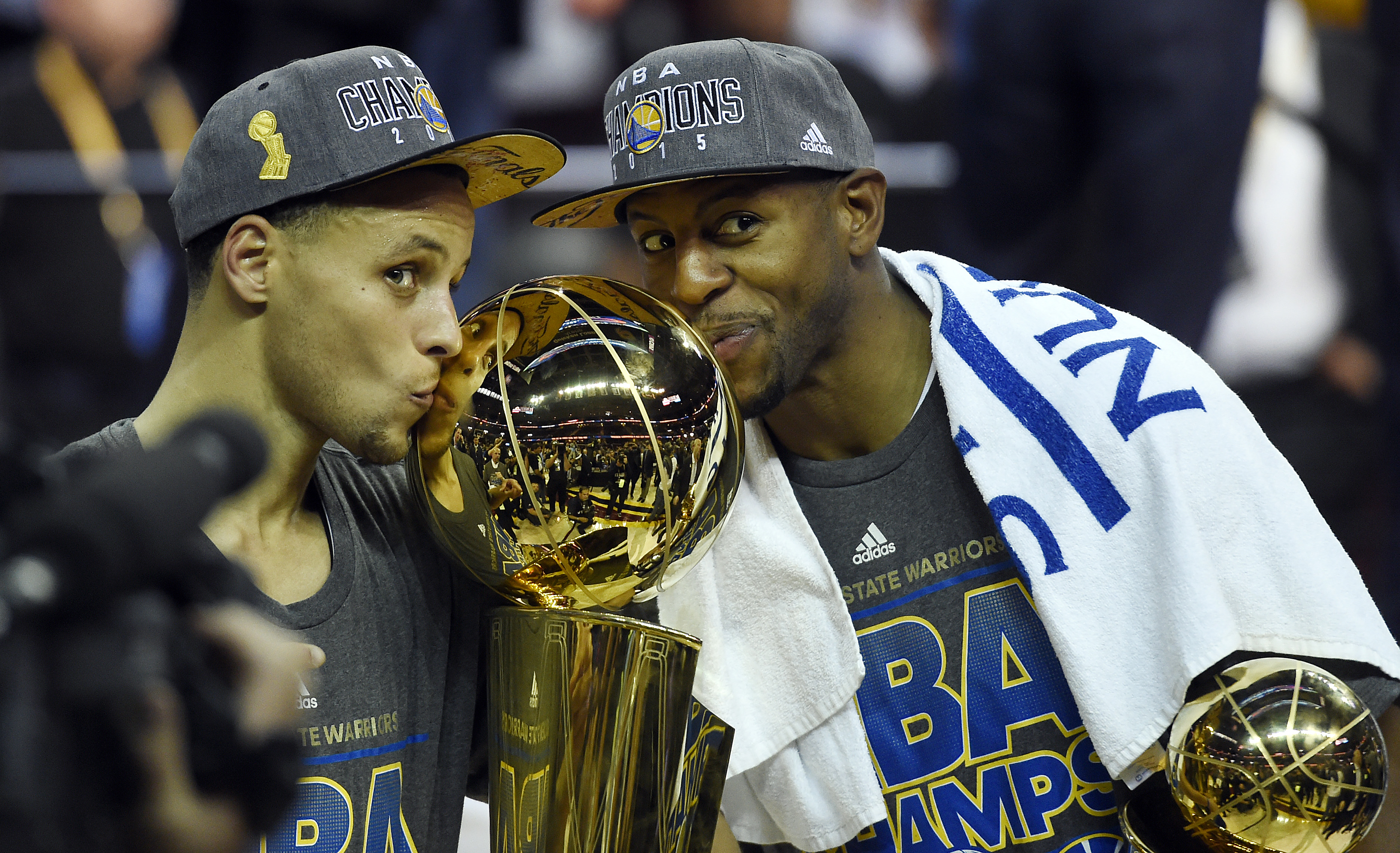 Steph Curry Andre Iguodala Larry O&#x27;Brien Trophy 2016