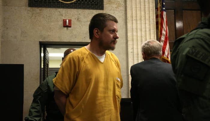 Jason Van Dyke in courtroomm