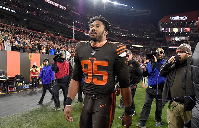 Myles Garrett Gets Indefinite Suspension for Steelers-Browns Brawl, Larry  Ogunjobi and Maurkice Pouncey Penalized