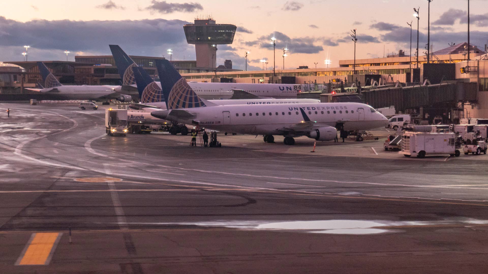 United Express planes