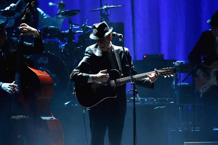 leonard cohen performing live