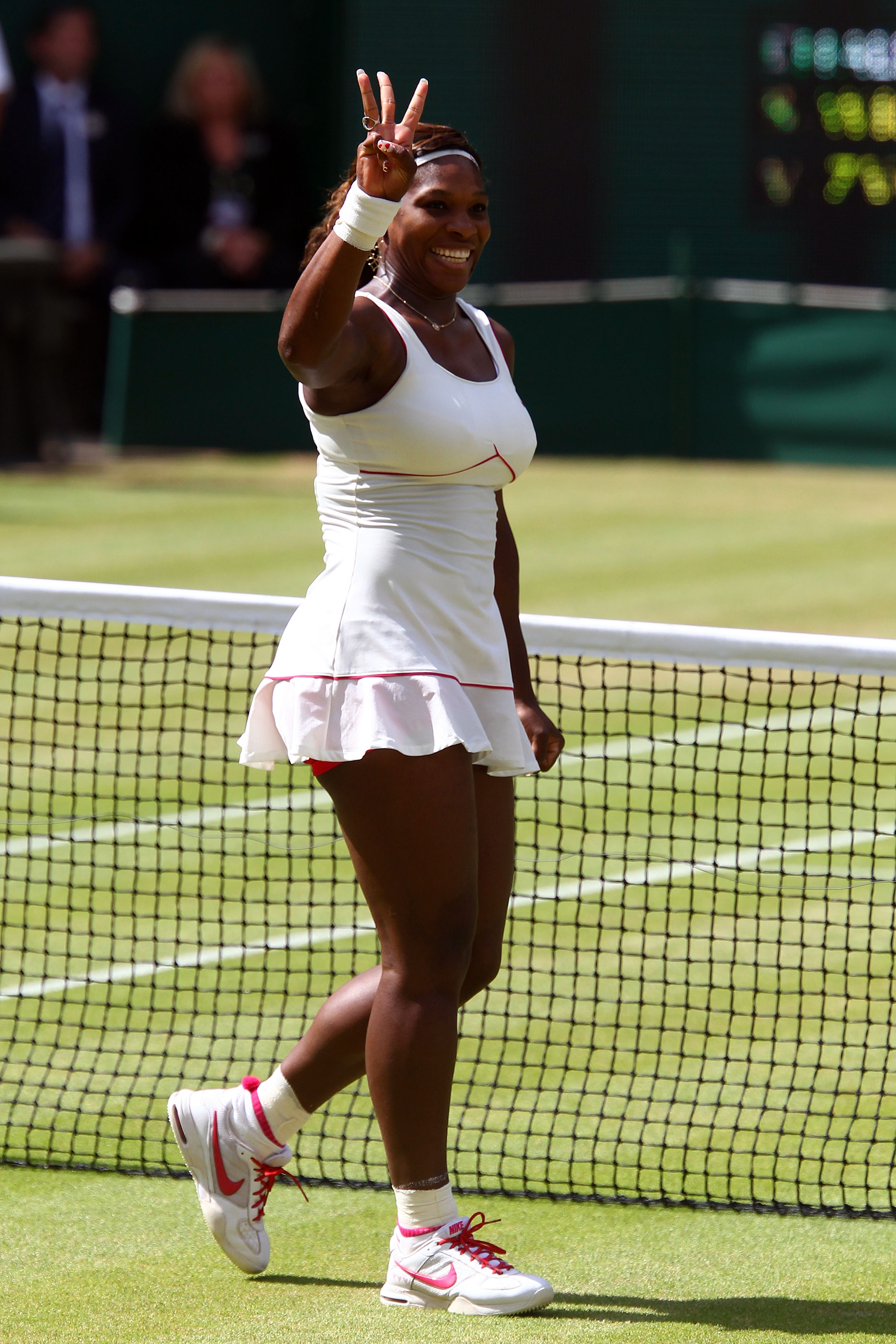 Serena Williams Wins Wimbledon 2010 in the Nike Air Max Mirabella 2