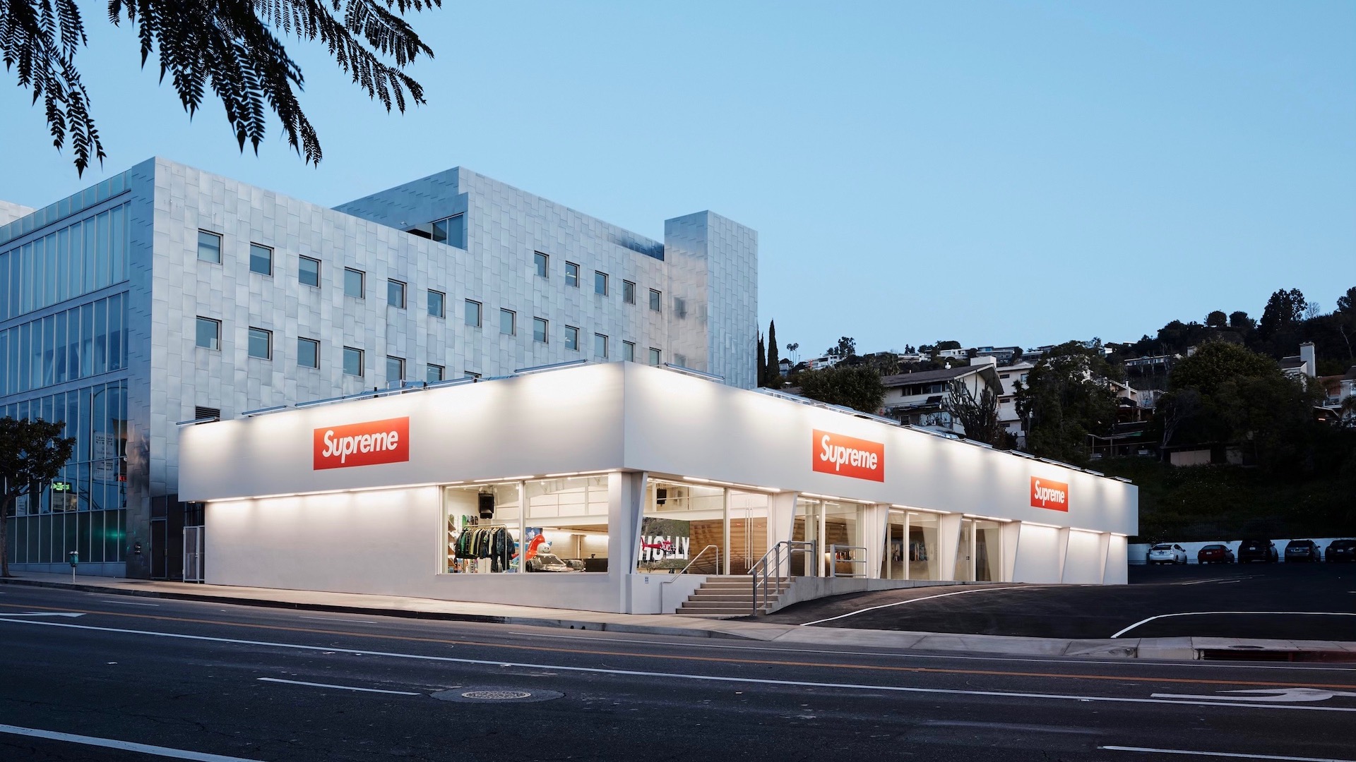 Supreme Makes Its Move from Fairfax Ave. to Sunset Strip - The New York  Times