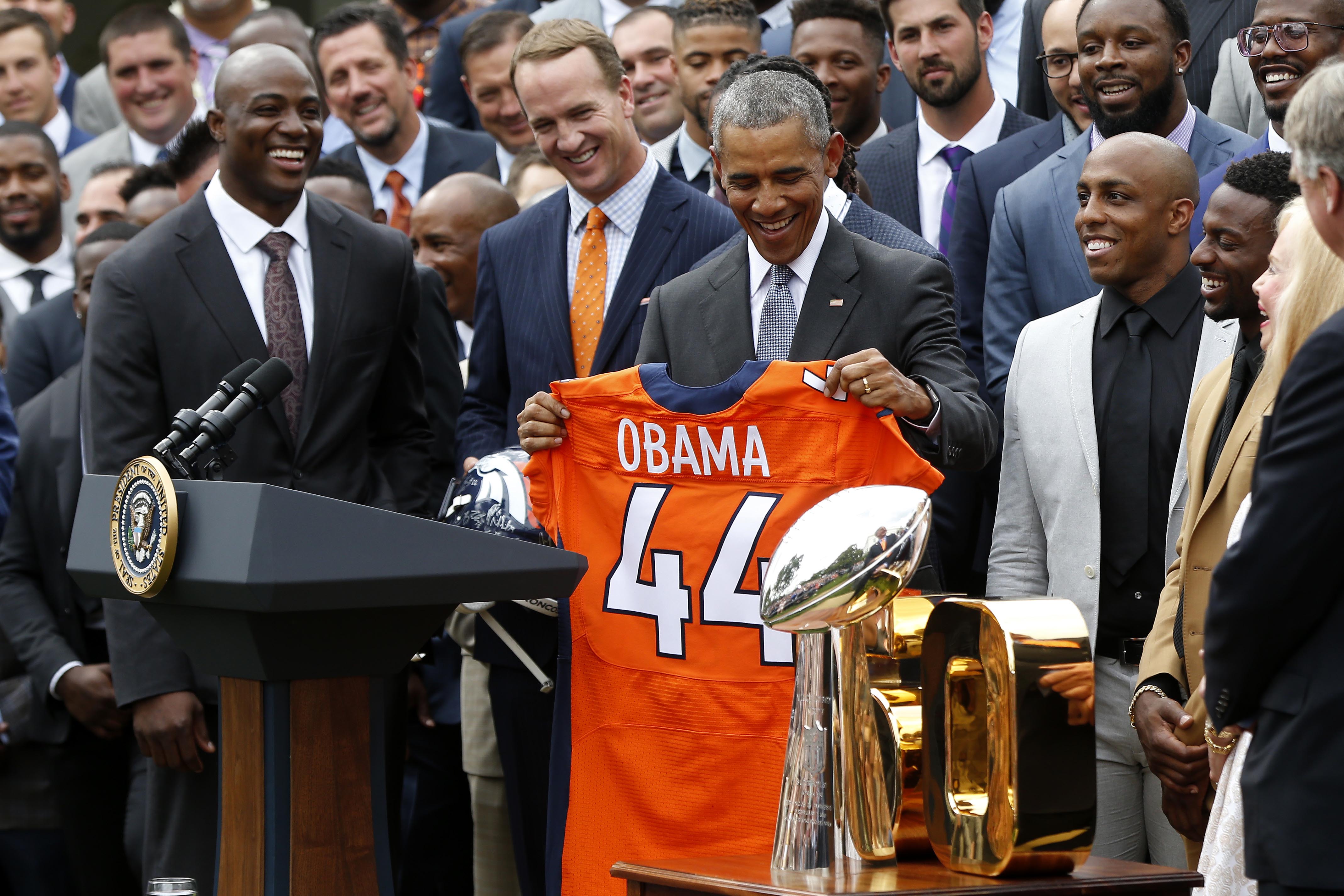 Obama Broncos Super Bowl 50 White House Peyton Manning