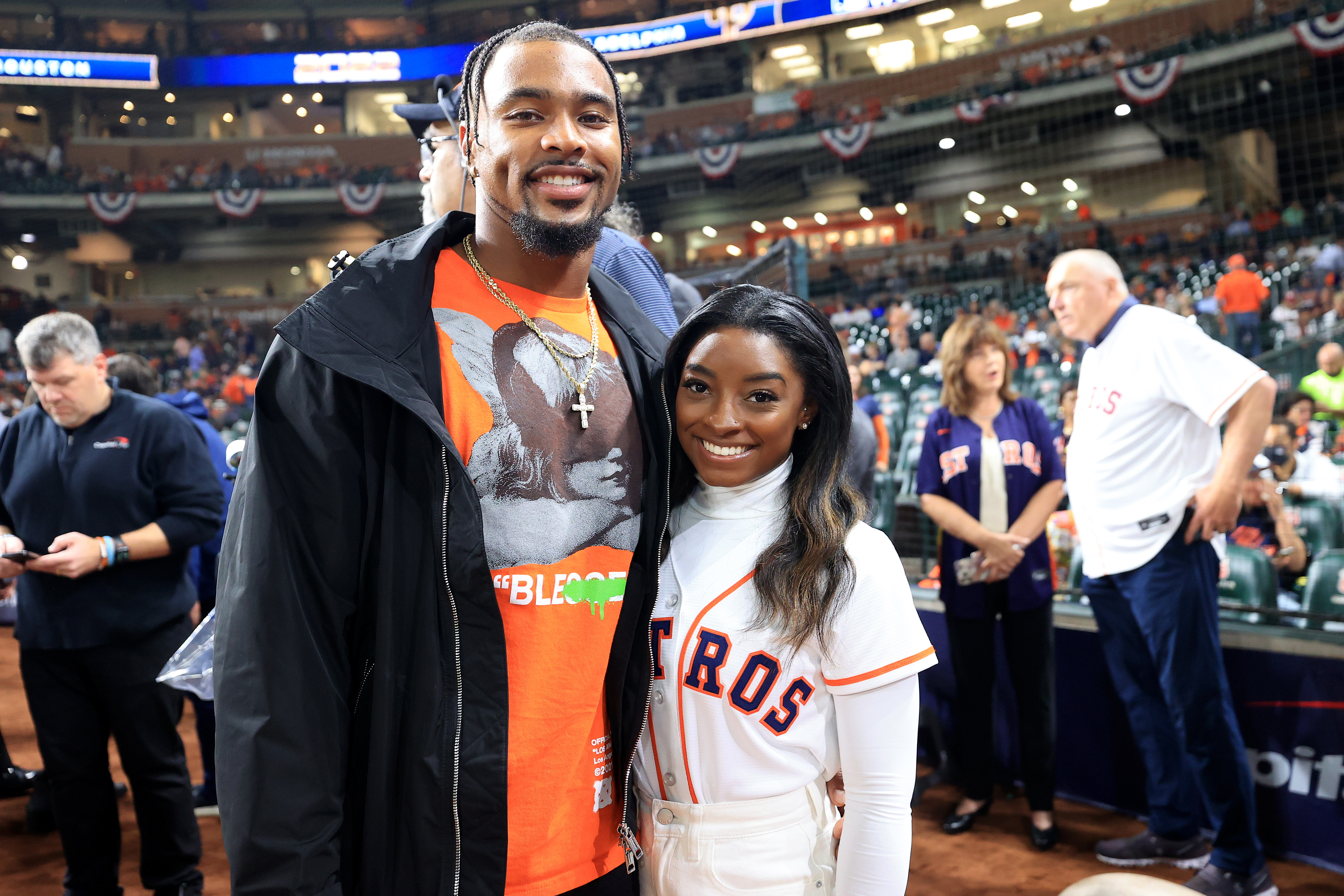 Simone Biles And Husband Jonathan Owens Gave Fans A First Look Inside Their  Dream Home