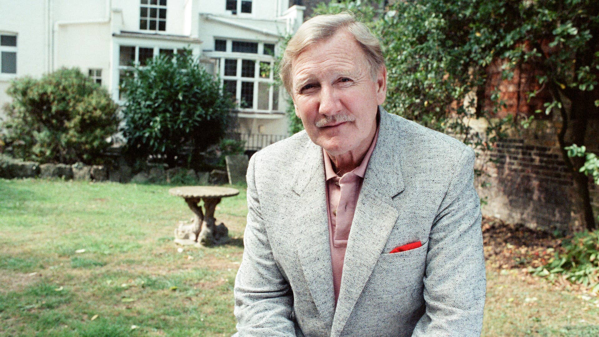Leslie Phillips photographed in 1989