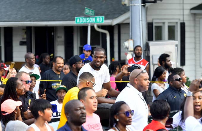 The community welcomes home 2017 NBA Champion MVP Kevin Durant