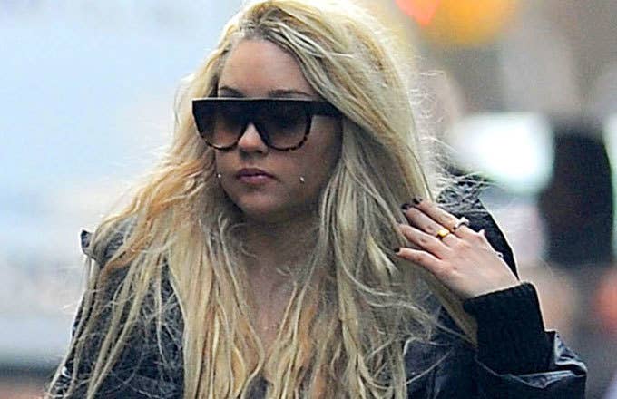 Amanda Bynes Placed on Psychiatric Hold for Another Two Weeks | Complex