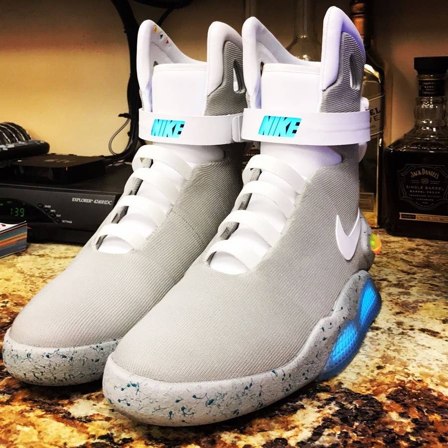 montar Indica Arenoso Here's How Much Auto-Lacing Nike Mags Are Selling For on Ebay | Complex