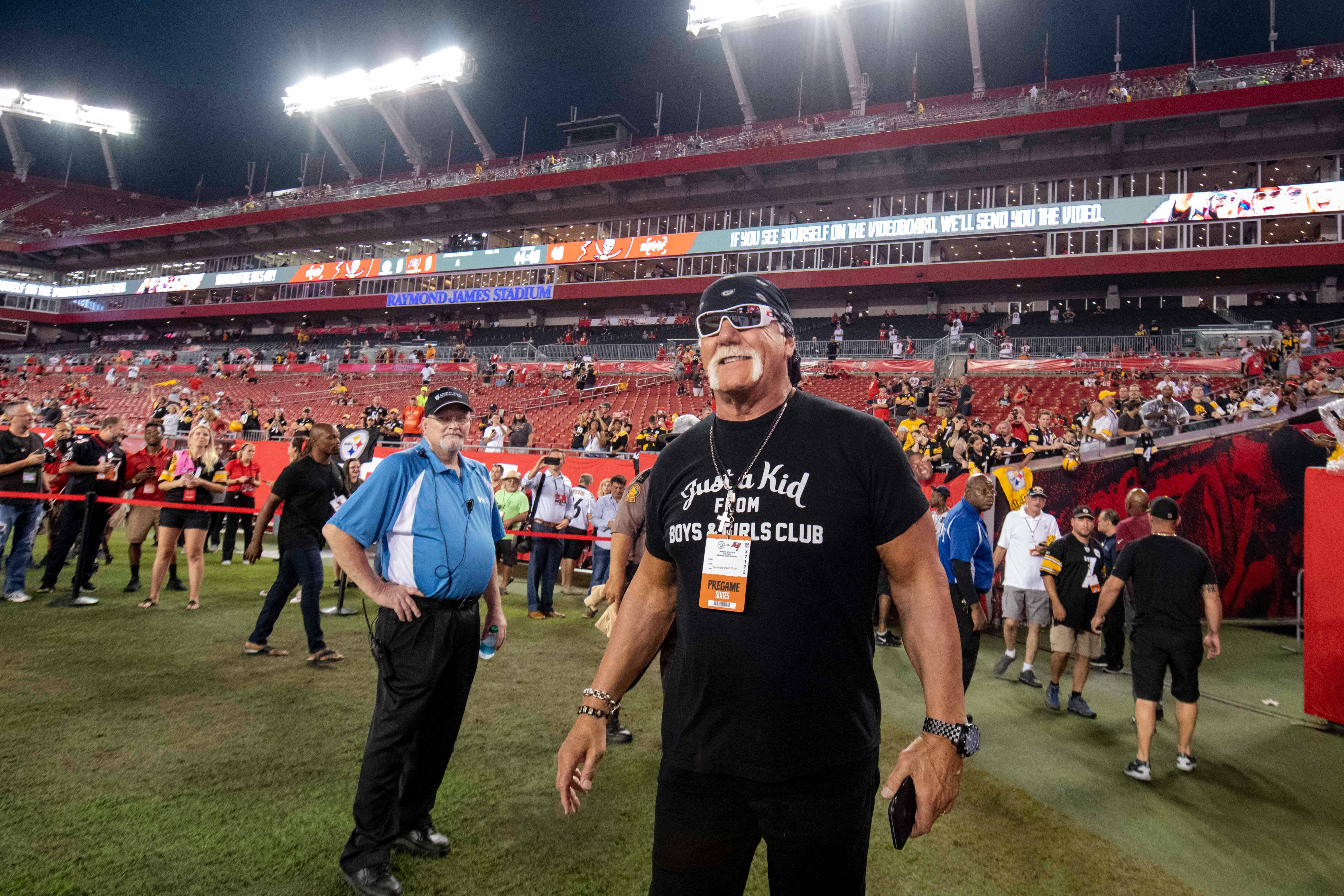 Hulk Hogan Steelers Bucs 2018