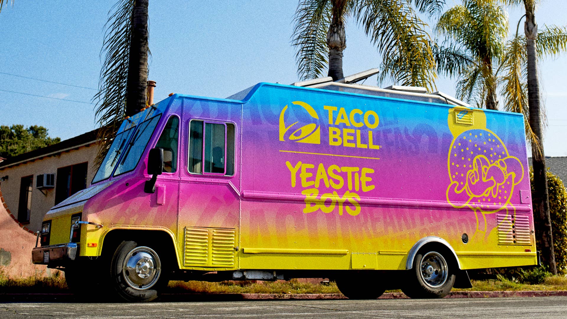 Taco Bell truck is seen in LA