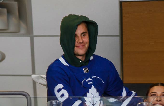 Hailey Baldwin and Justin Bieber take in the Toronto Maple Leafs