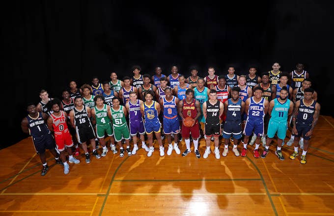 The players pose for a group photo during the 2019 NBA Rookie Photo Shoot.