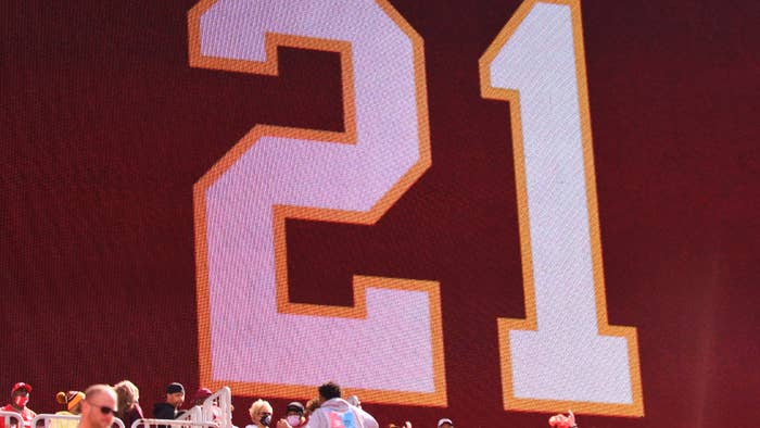 Washington Football Team displays Sean Taylor&#x27;s No. 21 during retirement ceremony.