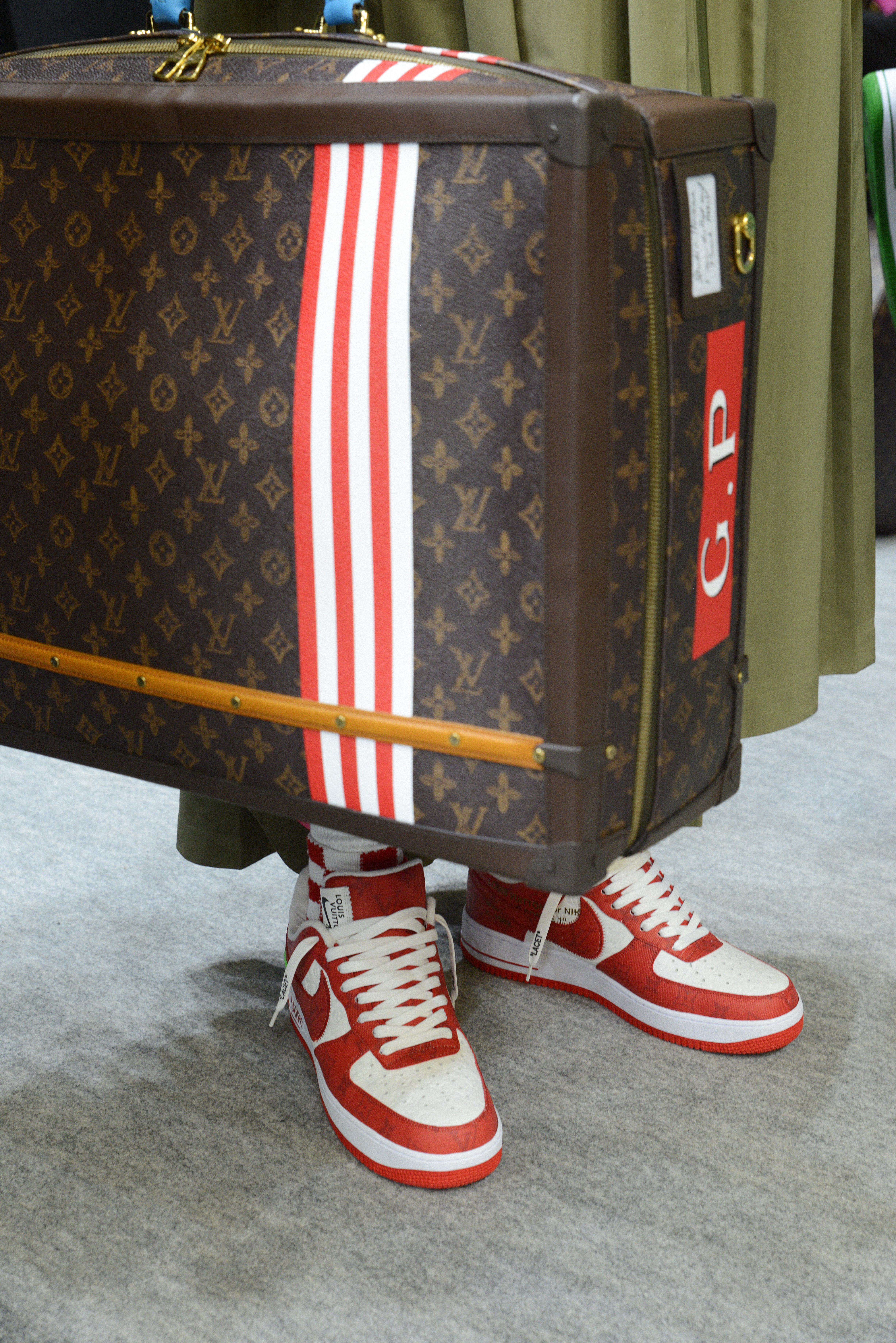 METCHA  Louis Vuitton Spring Summer '22 collection by Virgil Abloh.