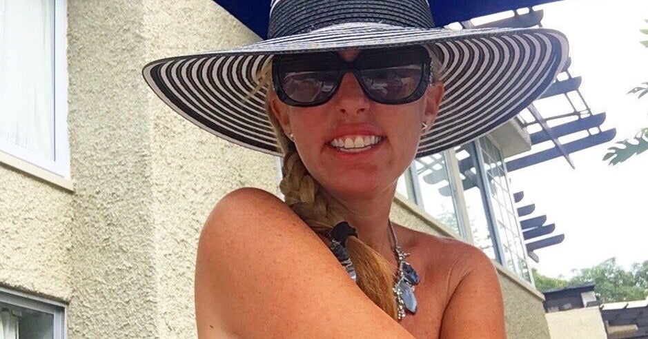 I Went To A Nudist Swingers Resort Without My Girlfriend. Here's What Happened.