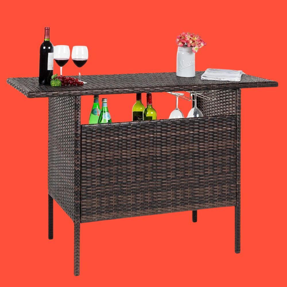 Bar luar ruangan berwarna coklat