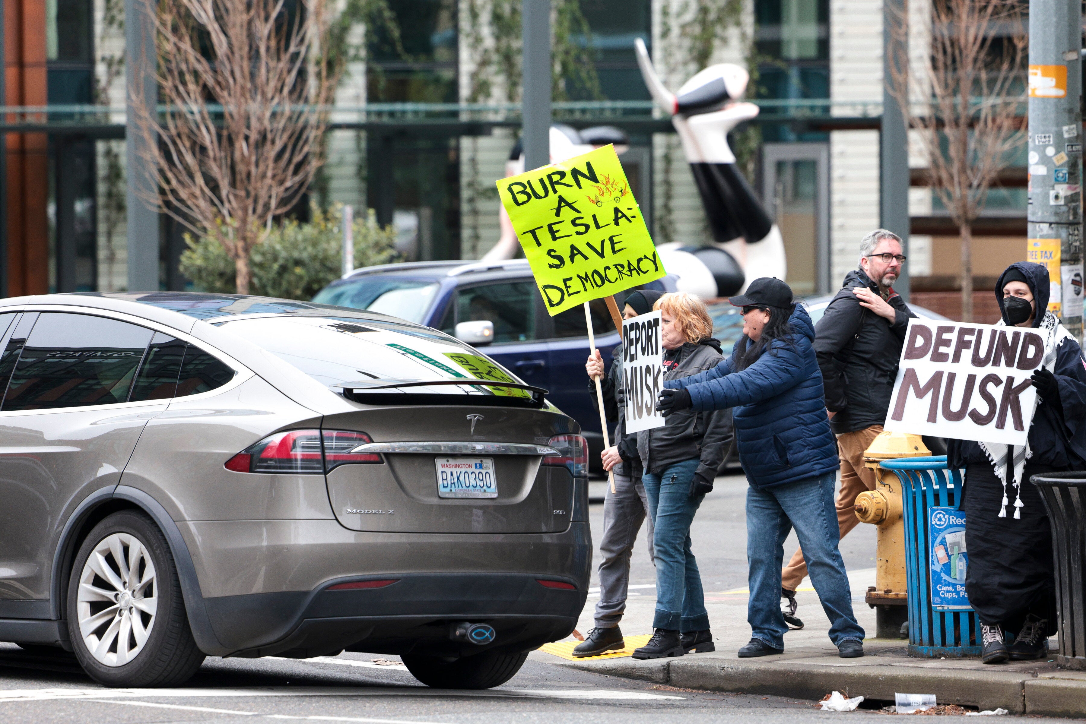 Tesla Owners Reveal Their Biggest Regrets: My Car ‘Became A Badge Of Shame’