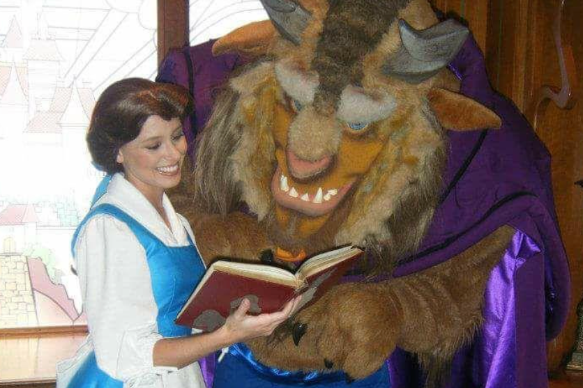 I Worked As A Character Actor At Disney World. Here's What You Don't See Happening Behind The Scenes.