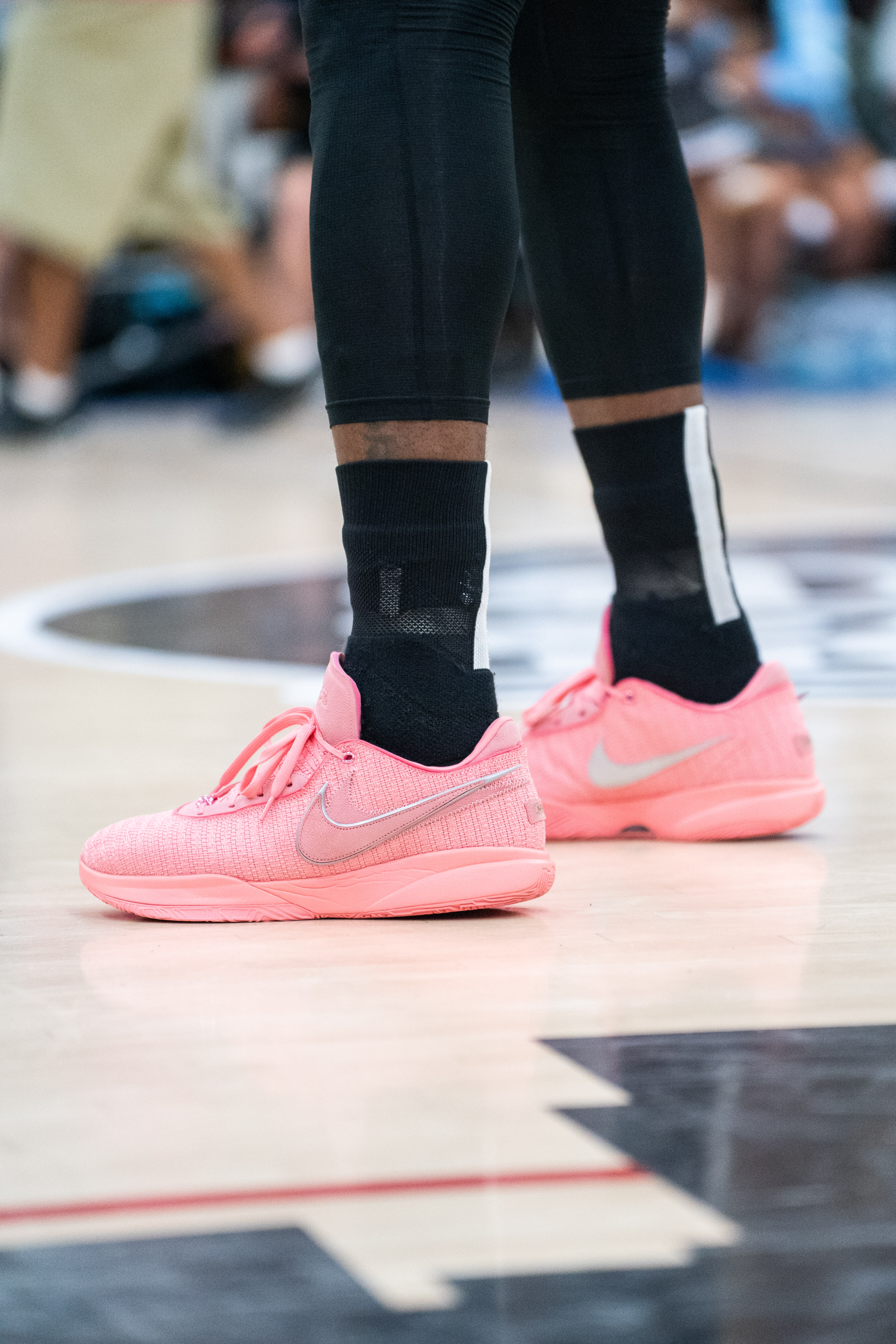 Lebron 20 Pink Drew League Colorway : r/BBallShoes