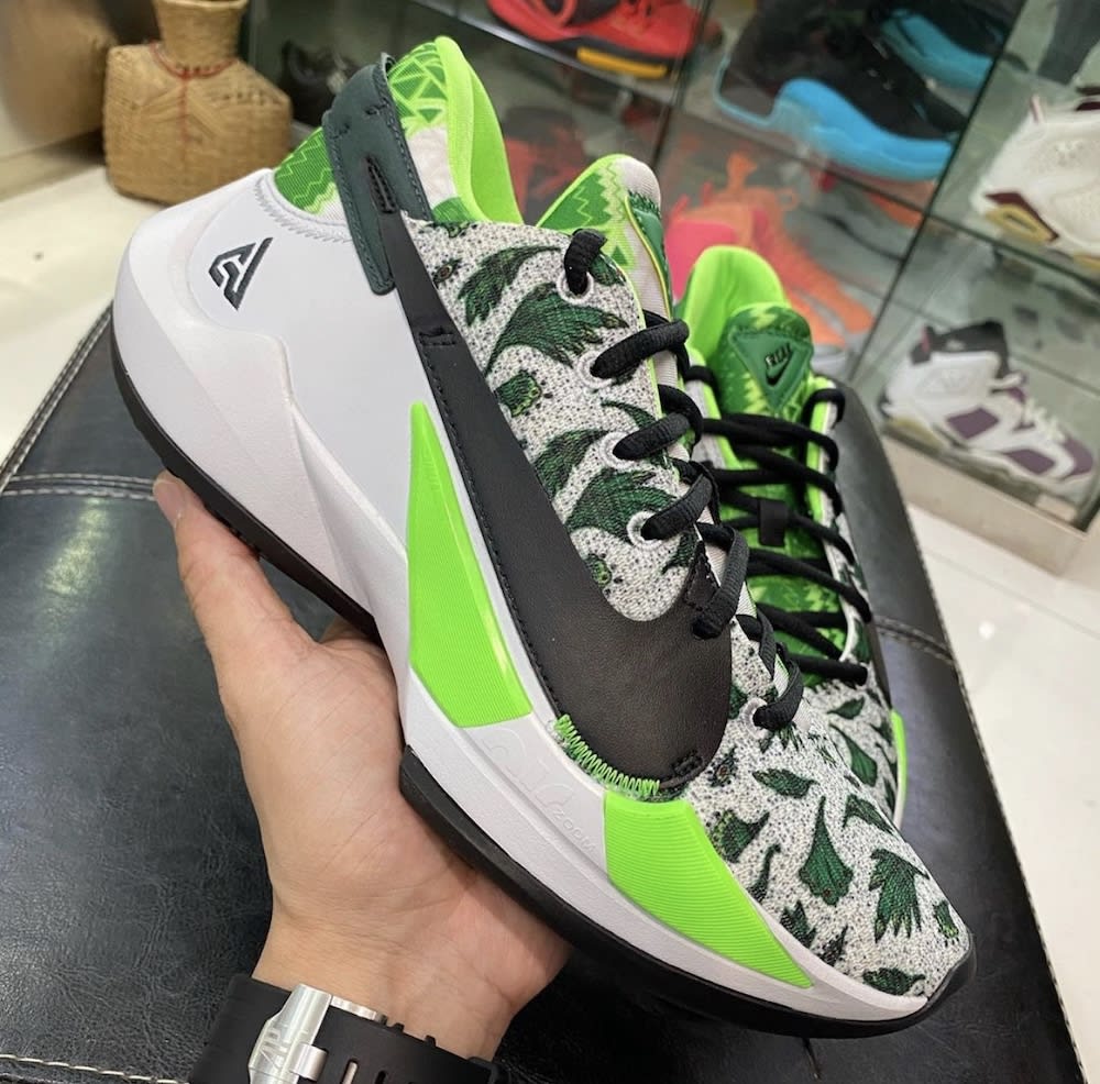 Nike Zoom Freak 2 White Green Release Date DA0907-002 Right