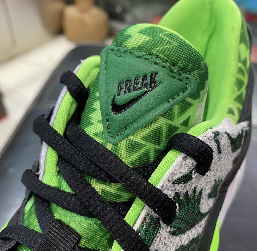 Nike Zoom Freak 2 White Green Release Date DA0907-002 Tongue