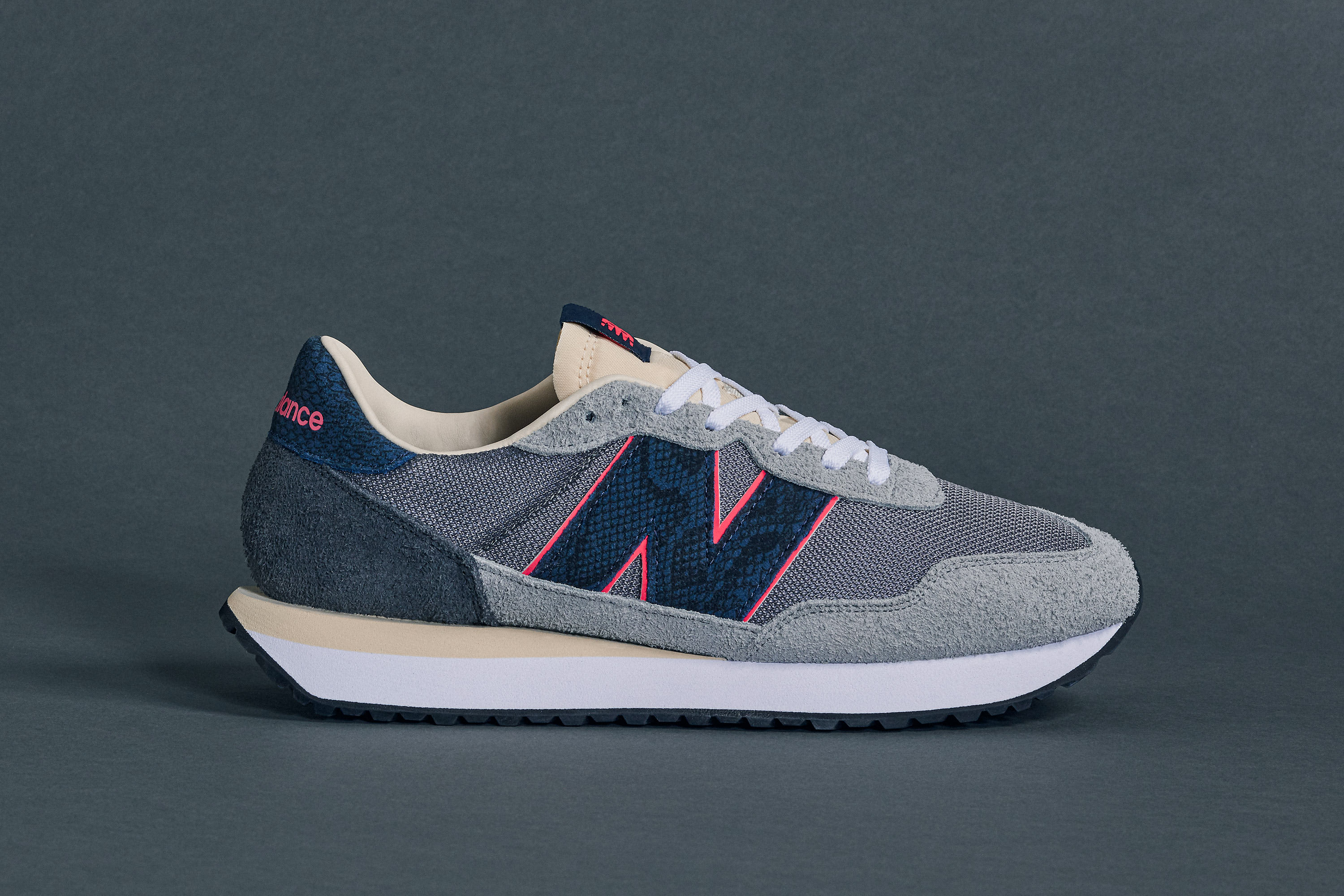 Sneakersnstuff x New Balance 237 &#x27;Blue Racer&#x27; (Lateral)