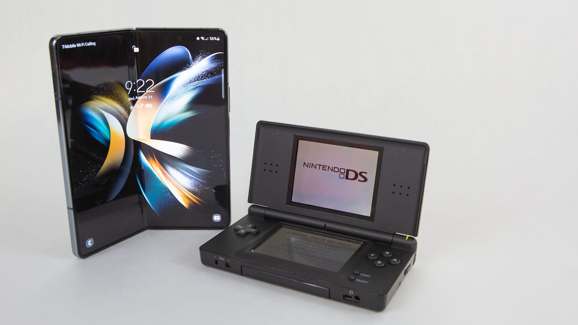 a nintendo ds with a galaxy z fold4