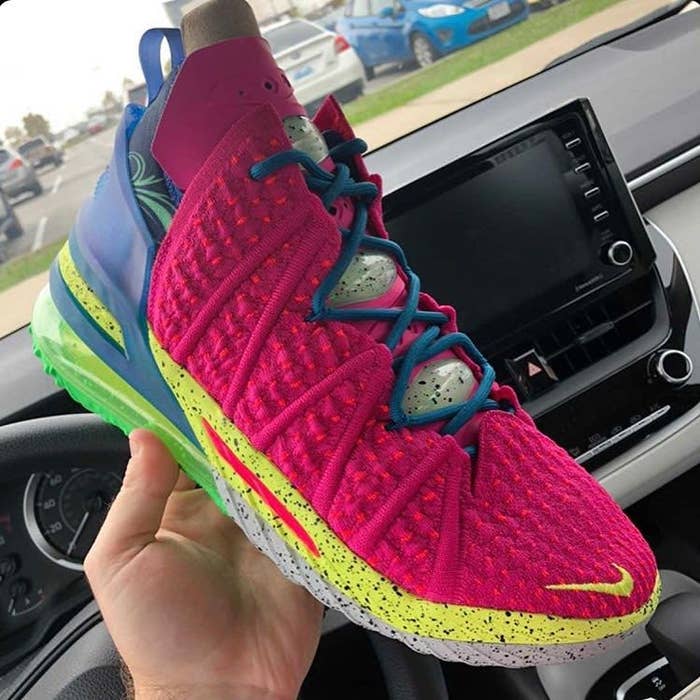 Nike LeBron 18 Los Angeles by Night 8 / Pink