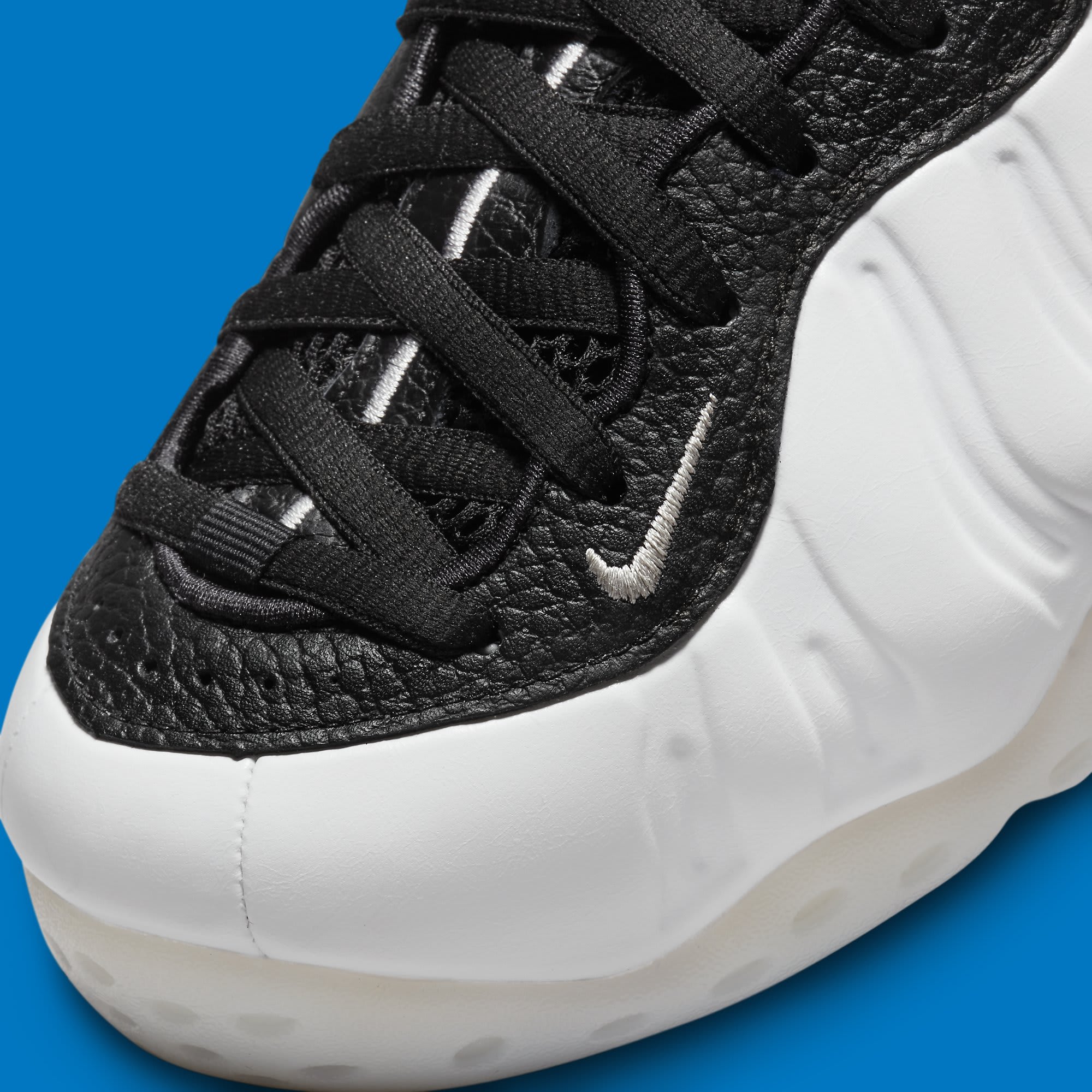 Black and white outlet foamposites release date