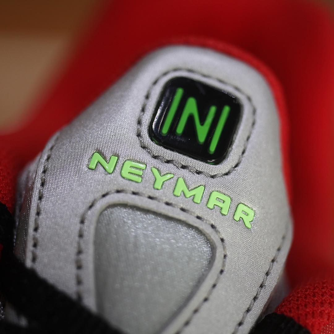 Nike Shox R4 &#x27;Neymar&#x27; (Tongue)