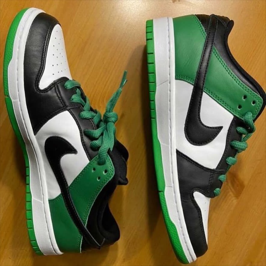 Best Look at the 'Classic Green' Nike Dunk Low | Complex